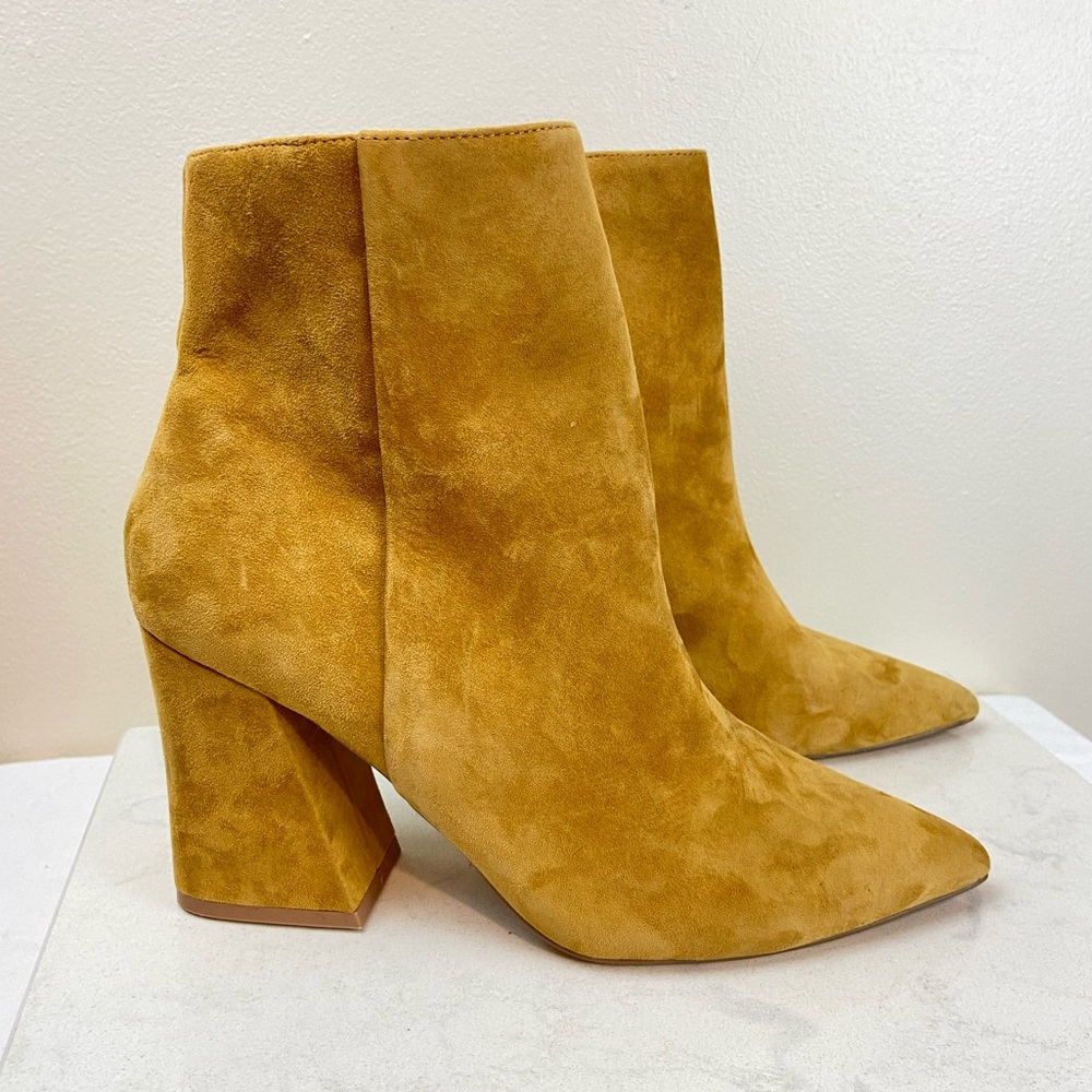 Steve Madden Matilda  Mustard Suede Leather Ankle Booties Block Heel Pointed Toe - Picture 2 of 8